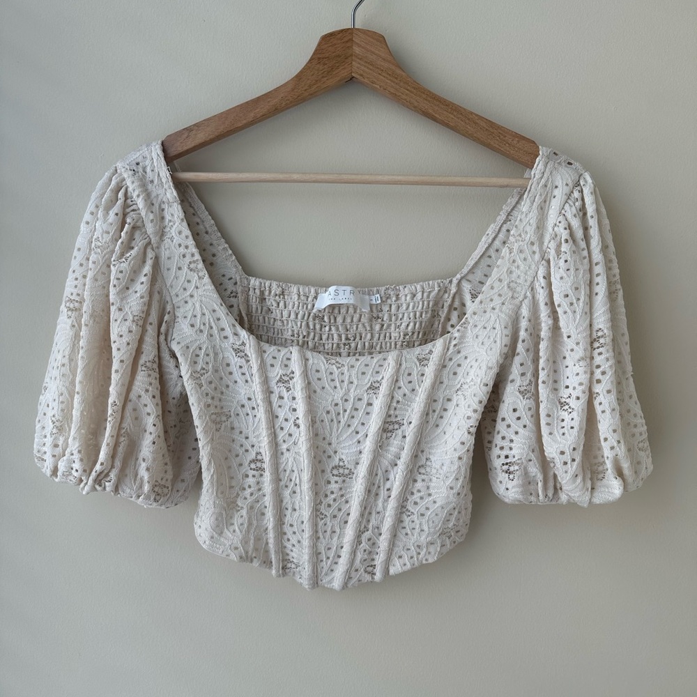 Astr the label top